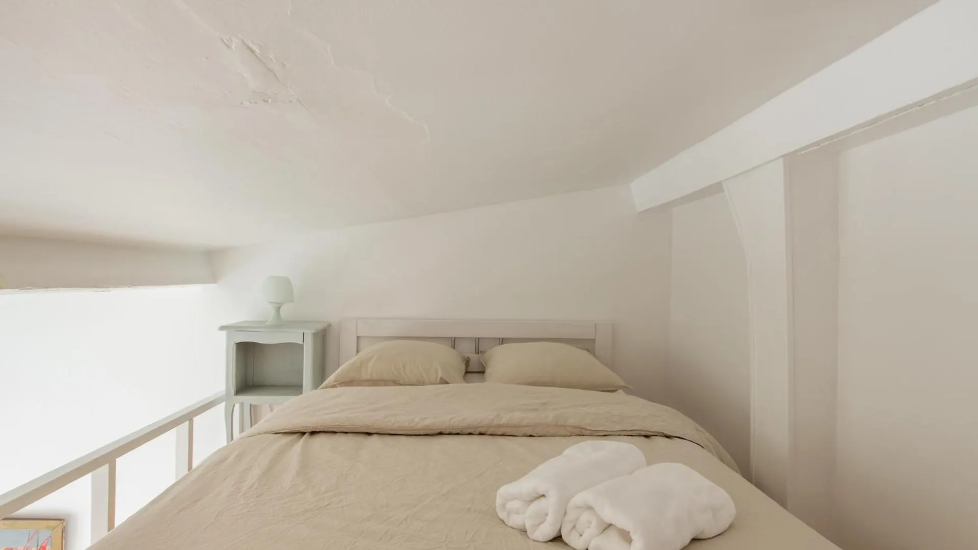 Geranimus 36B : Hearth Of Paris Apartment